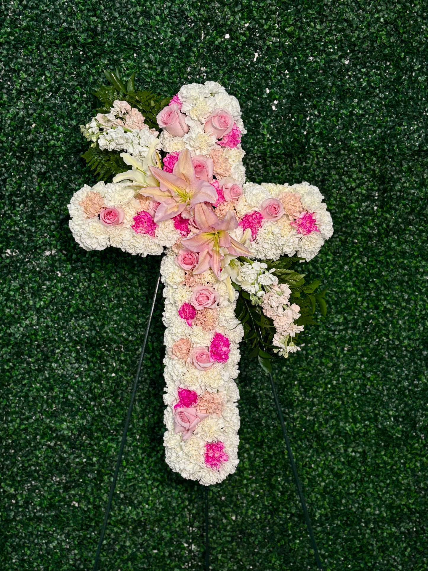 Cross Standing Spray